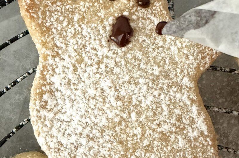 Halloween Ghost Cookies (Easy Shortcrust Pastry Recipe)